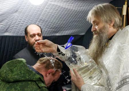 В Госдуме заявили о необходимости соцгарантий для фронтовых священников