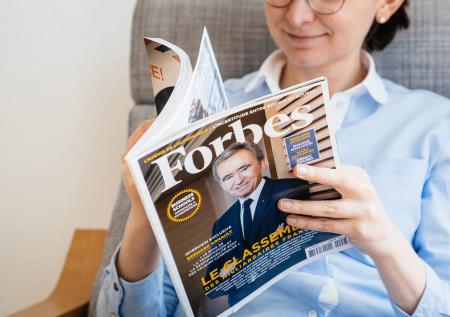 Директор по развитию Forbes Russia опроверг информацию о закрытии журнала