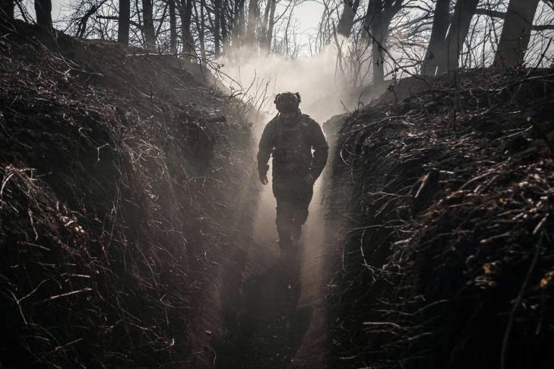 Солдат ВСУ в зоне боевых действий