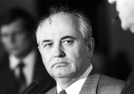Хасбулатов рассказал, хотел ли Горбачев развалить СССР