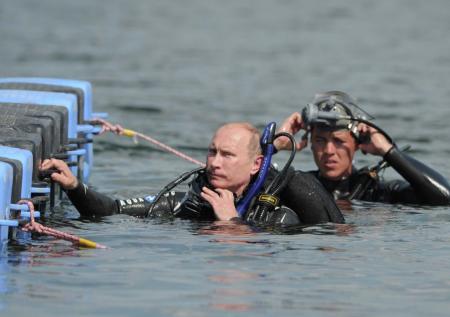 Путин рассказал, как глубоко погружается под воду