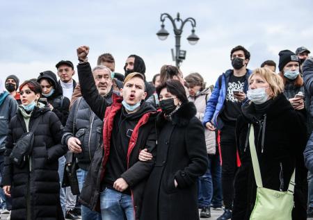 Песков опроверг предположения о возможности госпереворота в России