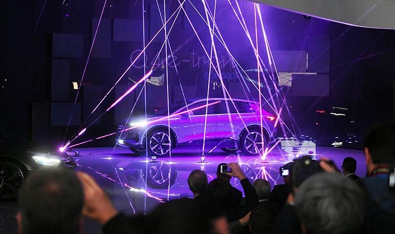 Концепт Audi Q4 e-tron представлен на автосалоне в Женеве