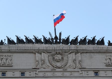 Число строителей инфекционных военных медцентров увеличено на треть
