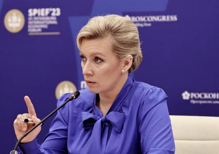 Захарова рассказала об уроке дипломатии от Путина на ПМЭФ