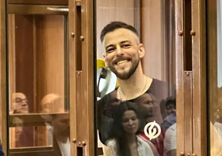 Сачков улыбается: реакция бизнесмена, получившего 14 лет за госизмену
