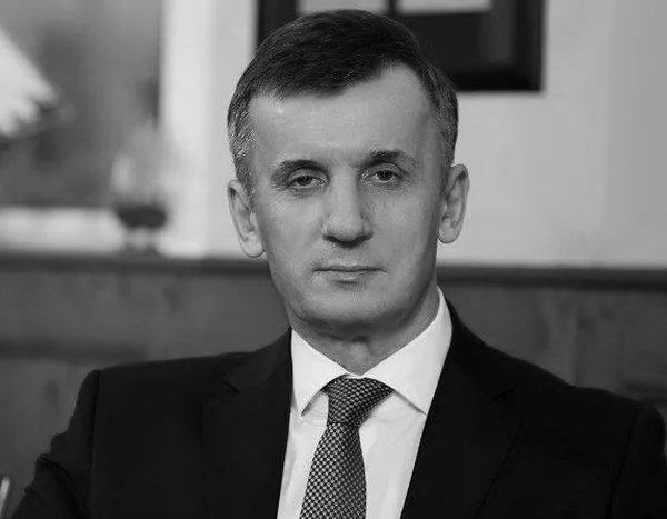 Александр Бузаков