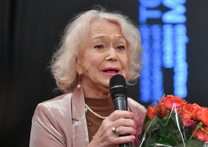 Светлана Немоляева