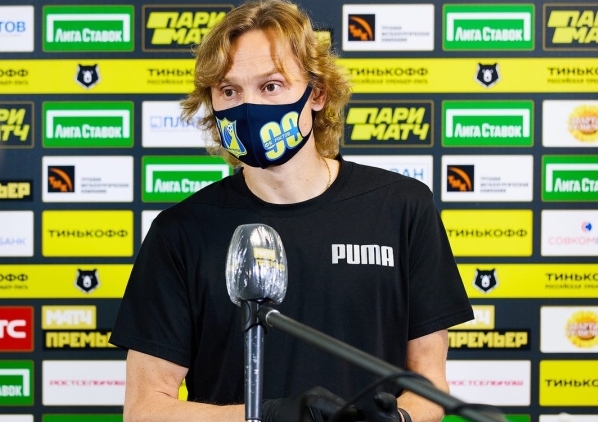 Валерий Карпин