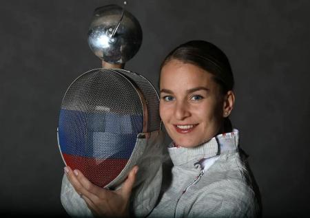 Олимпийская чемпионка оценила высокие зарплаты футболистов