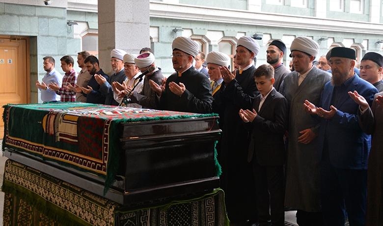 Прощание с Орханом Джемалем, Москва