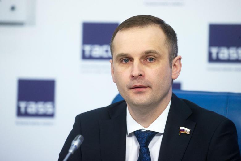 Сергей Леонов