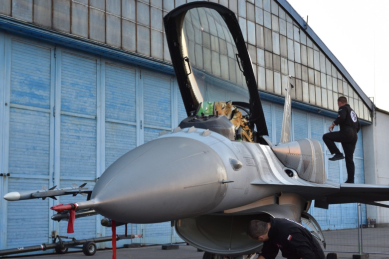 F-16