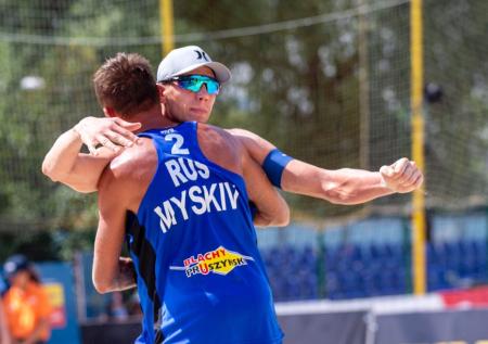 Россияне вышли в плей-офф чемпионата мира по пляжному волейболу