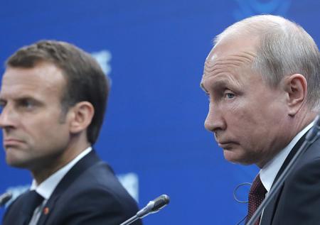 Макрон анонсировал очередной телефонный разговор с Путиным