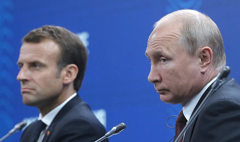Президенты Франции и РФ Эммануэль Макрон и Владимир Путин