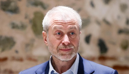 Абрамович шокировал турок чаевыми: сколько дал, кто еще отличался щедростью