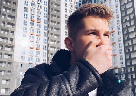 Разгуливающего в трусах экс-парня Бузовой задержали возле Мавзолея