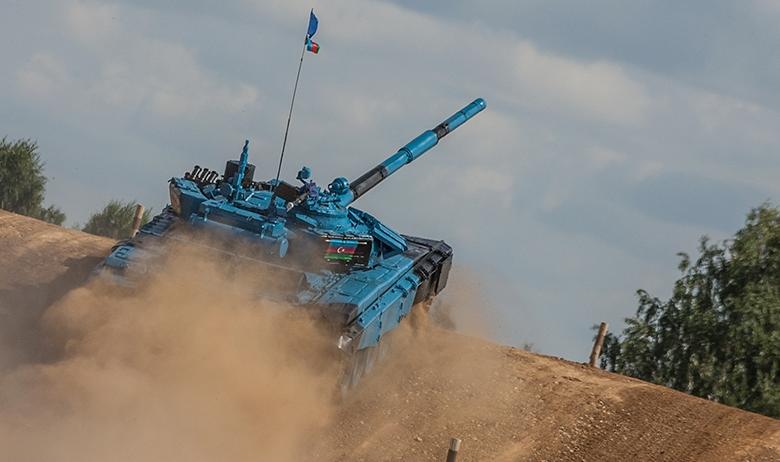 Выступление команды Азербайджана на танке Т-72Б3