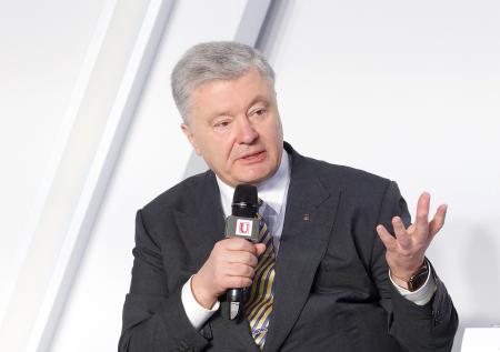 Порошенко выступил с резким обвинением против Зеленского