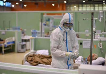 Вирусолог назвал дату пика заболеваемости «омикроном» в России