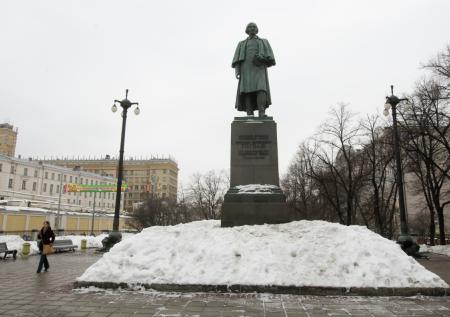 Незрячие и слабовидящие смогут «познакомиться» с Гоголем в Москве 