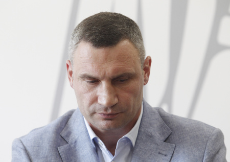 Кличко подтвердил взрыв на Южном мосту Киева