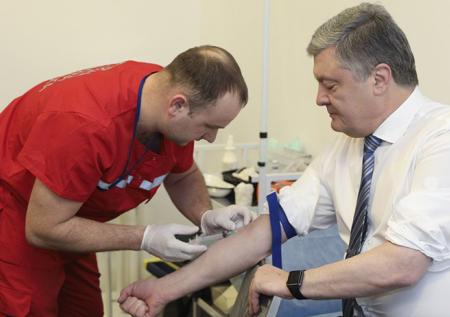 Порошенко сдаст анализы экспертам VADA в «Олимпийском»