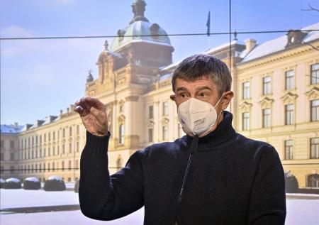 Премьеру Чехии и его семье угрожали убийством