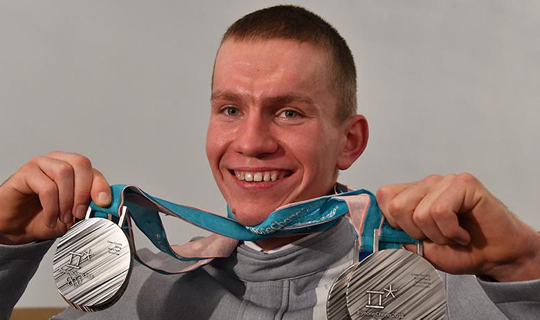 Александр Большунов