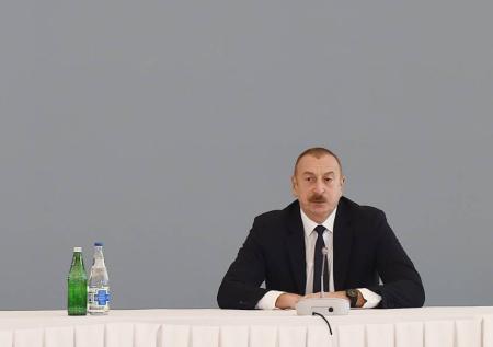 Алиев: Азербайджан не конкурент России на газовом рынке