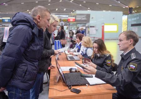 В России выросло до 5 млн число невыездных граждан