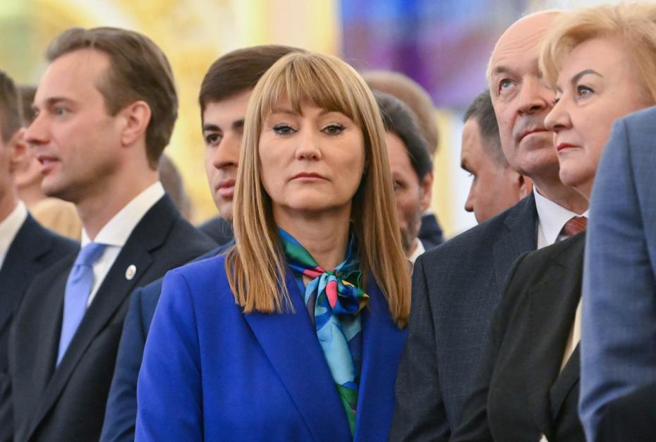 Первый заместитель председателя комитета Госдумы РФ по международным делам Светлана Журова (в центре)