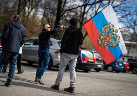 В немецком Штутгарте прошёл автопробег против дискриминации русских