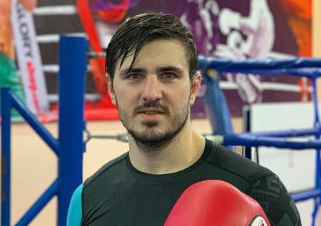 Вахитов отстоял титул Glory спорным решением