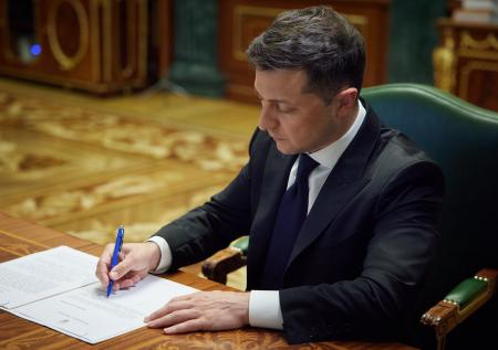 Зеленский внёс в Раду документ о коренных народах Украины