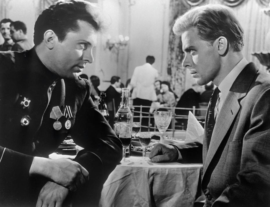 Евгений Лазарев (слева) и Виталий Коняев (справа) в фильме Владимира Басова «Тишина»