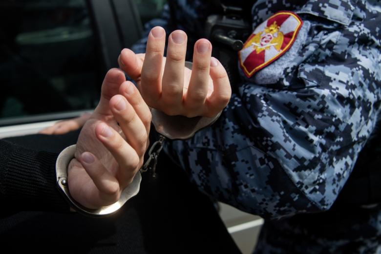 Сотрудники Росгвардии производят задержание
