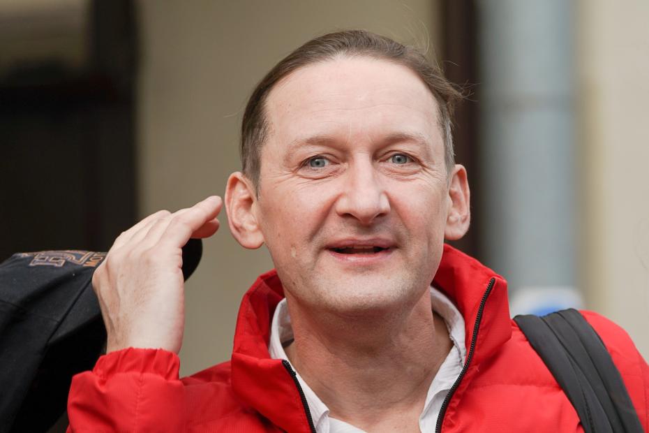 Актер театра Денис Суханов во время сбора труппы Российского государственного театра «Сатирикон» 