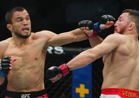 «Поздравляю машину»: российский экс-чемпион UFC отметил победу Двалишвили