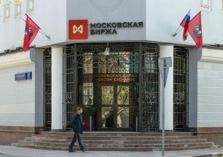Иностранные трейдеры откажутся от оценки рубля по котировкам МосБиржи