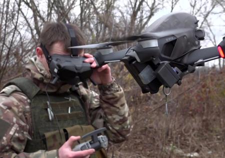 Уничтожение двух украинских пикапов одним выстрелом попало на видео