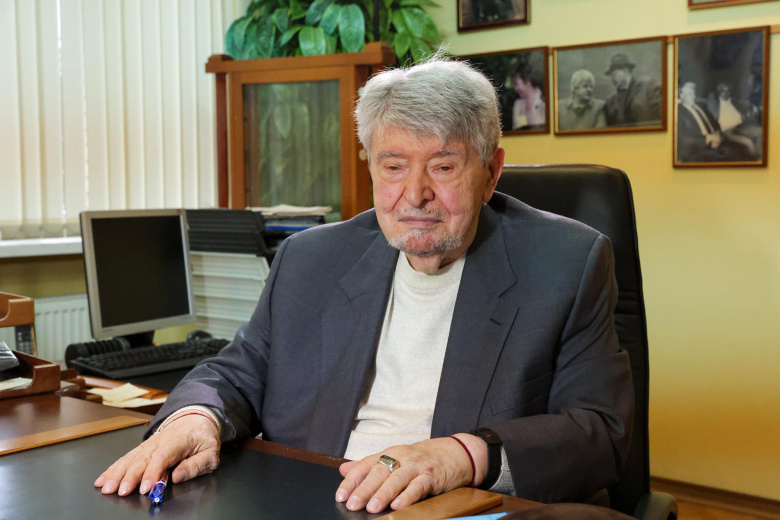 Гавриил Попов