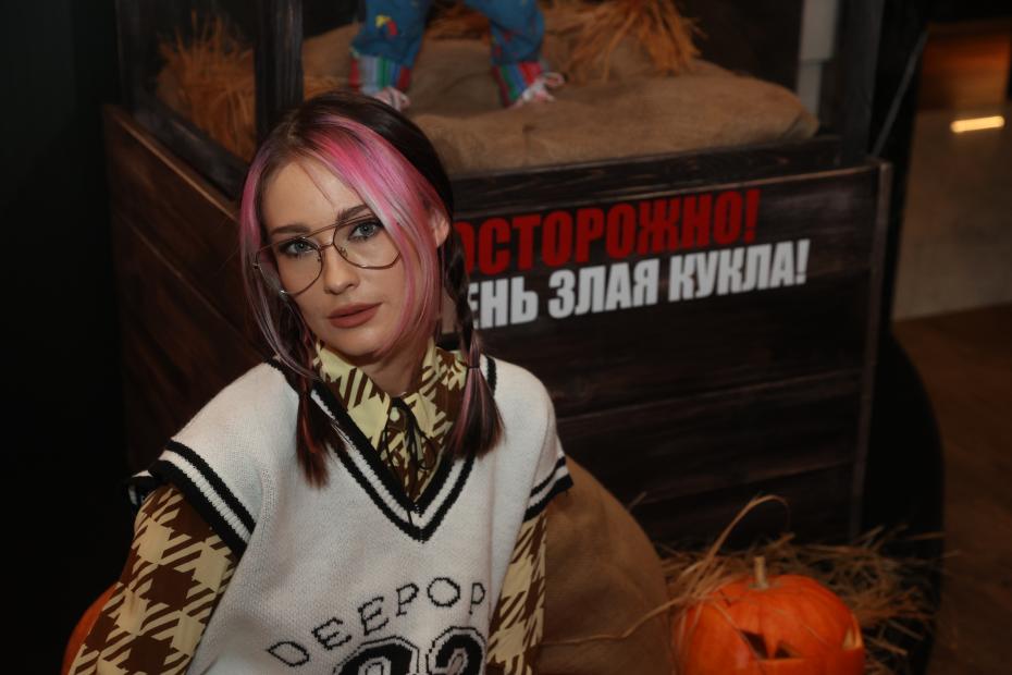 Певица Саша Попова