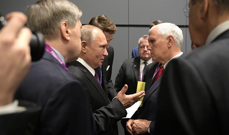 Президент РФ Владимир Путин и вице-президент США Майк Пенс