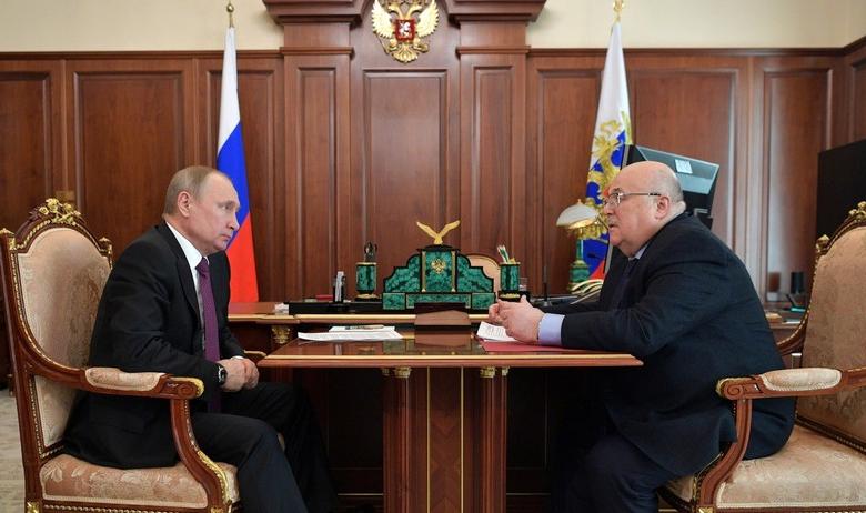 Президент РФ Владимир Путин и художественный руководитель московского театра Et Cetera Александр Калягин