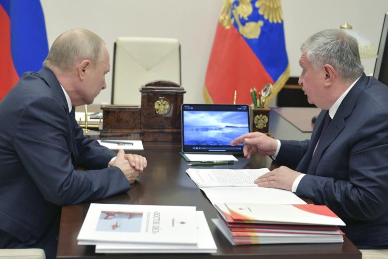 Владимир Путин, Игорь Сечин