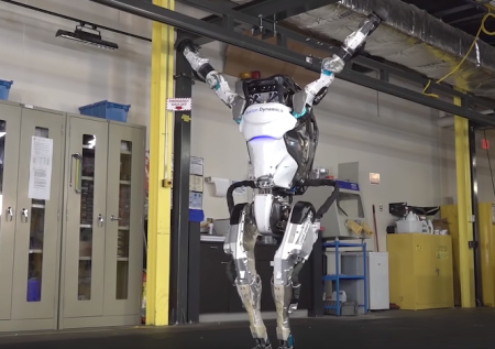 Робот Boston Dynamics научился делать сальто