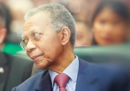 Скончался лечившийся от гриппа экс-президент Мадагаскара