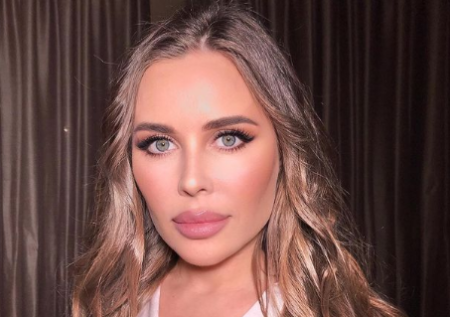 «Укусила пчела в губы?»: Юлия Михалкова выложила фото из бани